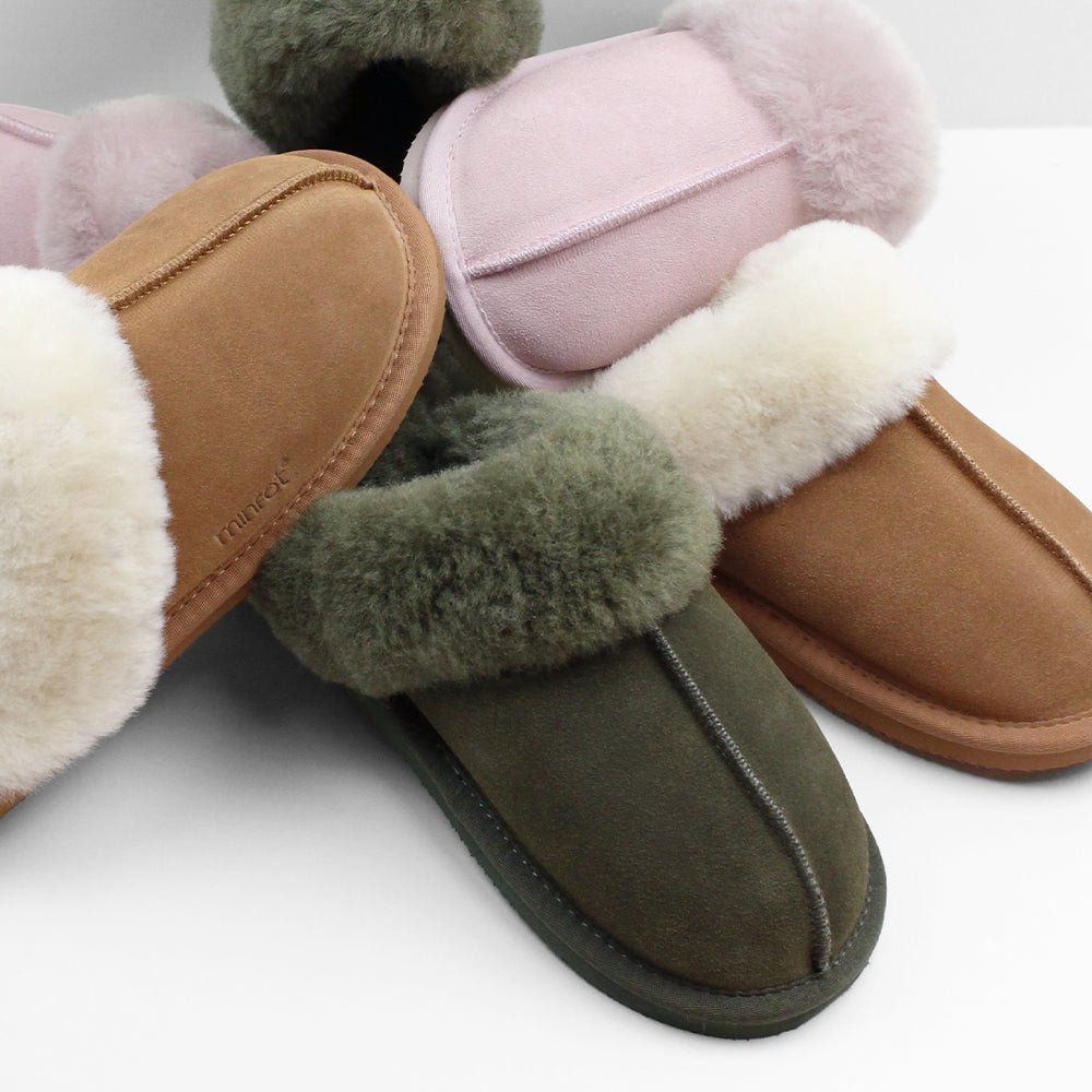 Minfot Fåreskinds Hjemmesko Slip-on Duved med såle Mørk Olivengrøn
