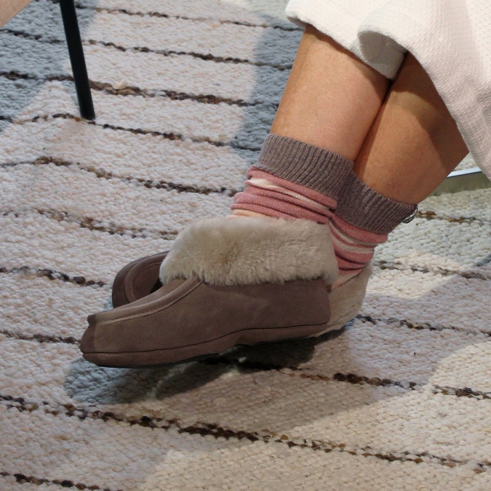 Minfot Fåreskinds Hjemmesko Hemse med såle Taupe