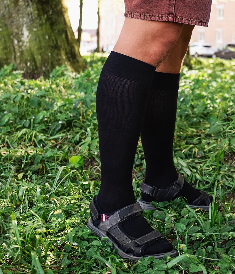 breda-stodstrumpor-herr-svart-bomull