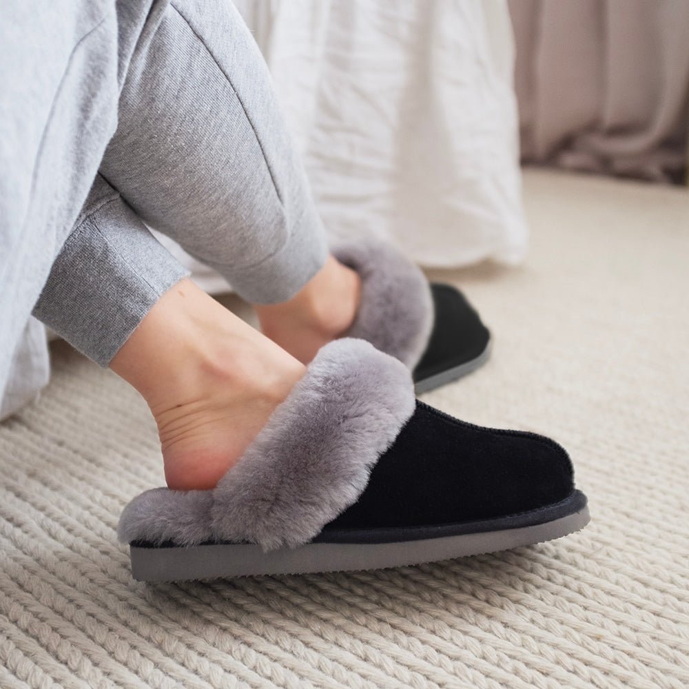 Minfot Hjemmesko Fåreskind Slip-on Duved med sål Sort