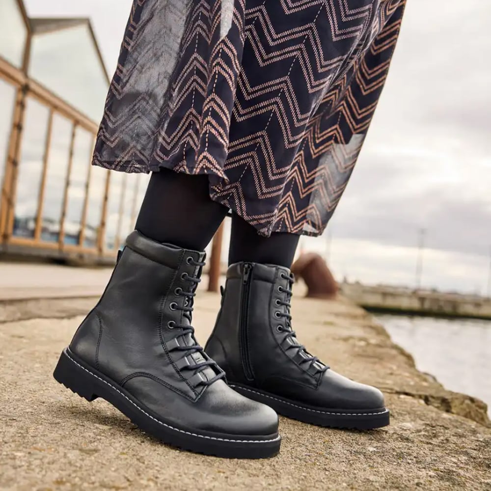 New Feet Mary Boots Snøring Lynlås Sort