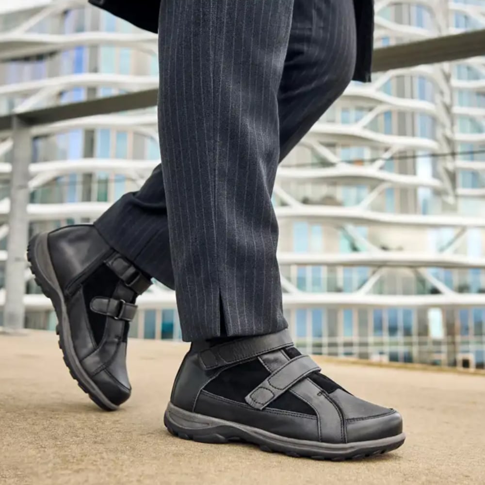 Produktbild 2 - New Feet Yvette Extra Brede Sko Dame Orthostretch Velcro Sort