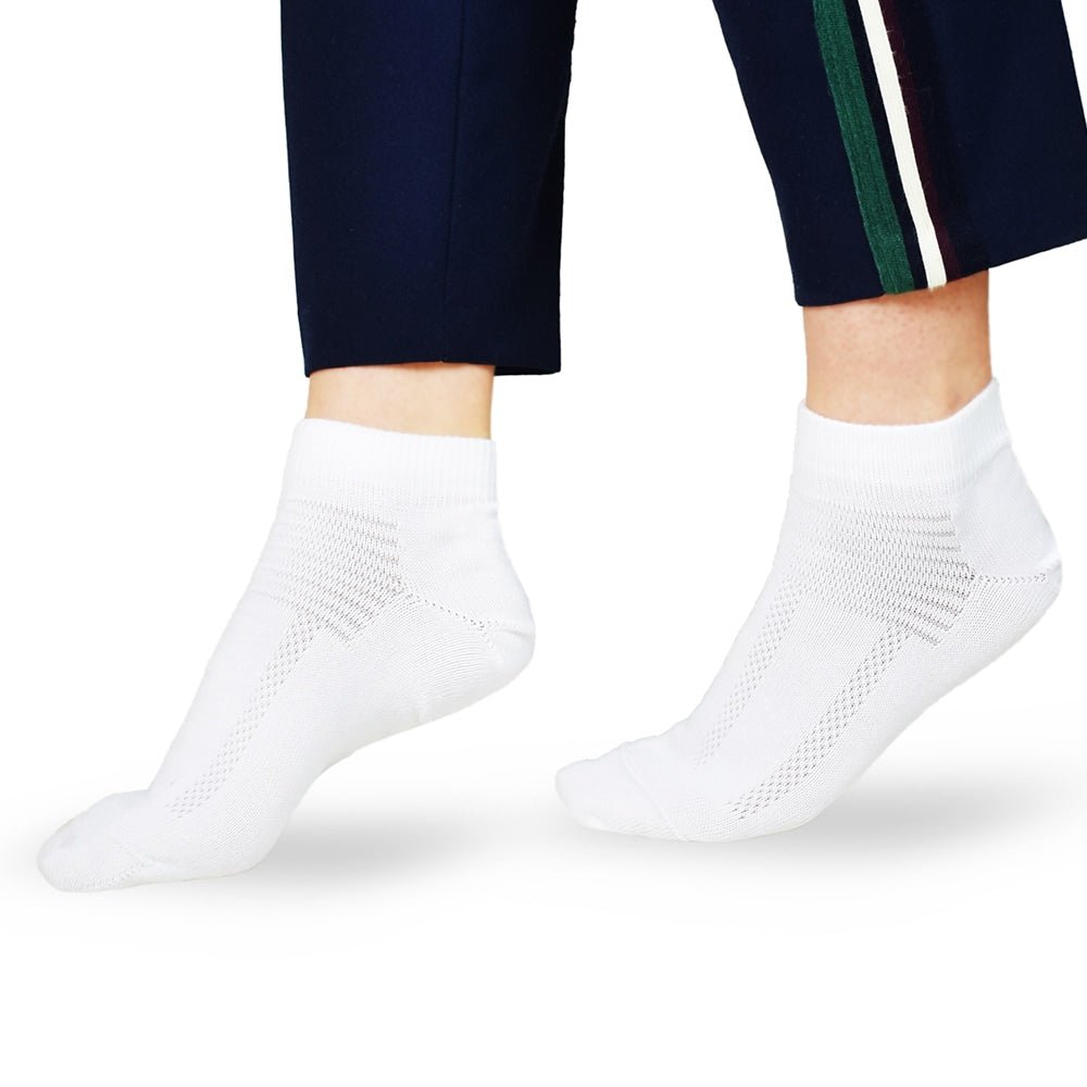 luftiga-sportiga-strumpor-vita